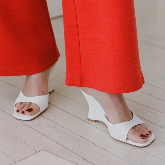 NIB Maryam Nassir Zadeh Lido Suede Wedge‎ Slip On Sandal in Pearl Size 39.5